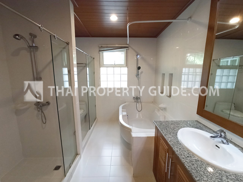 House with Private Pool in Nichada Thani 