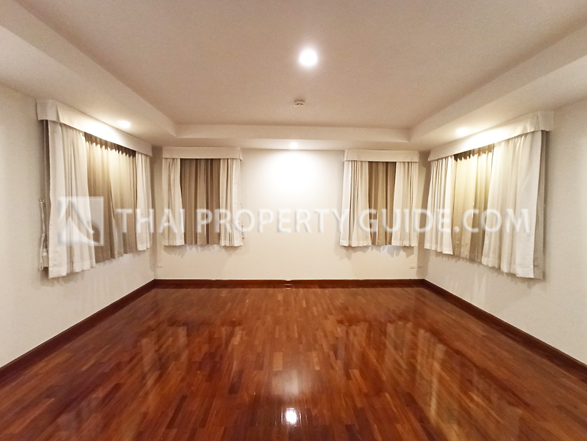 House with Private Pool in Nichada Thani 