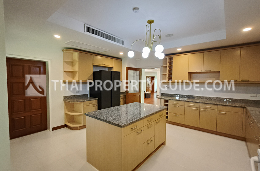 House with Private Pool in Nichada Thani 