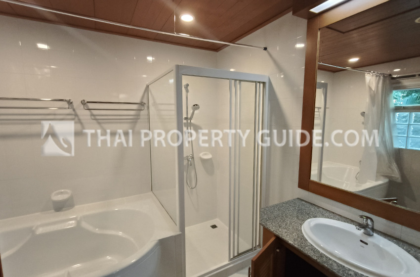 House with Private Pool in Nichada Thani 