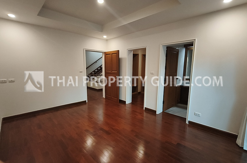 House with Private Pool in Nichada Thani 