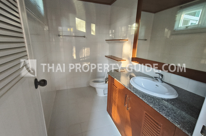 House with Private Pool in Nichada Thani 