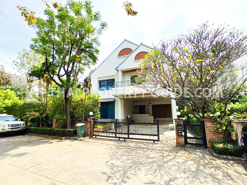 House with Private Pool in Nichada Thani 