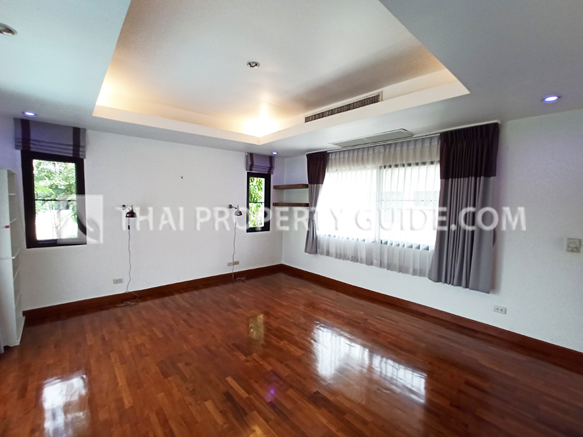 House with Private Pool in Nichada Thani 