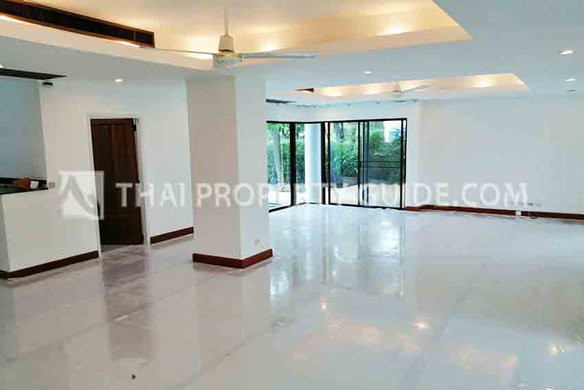 House with Private Pool in Nichada Thani 