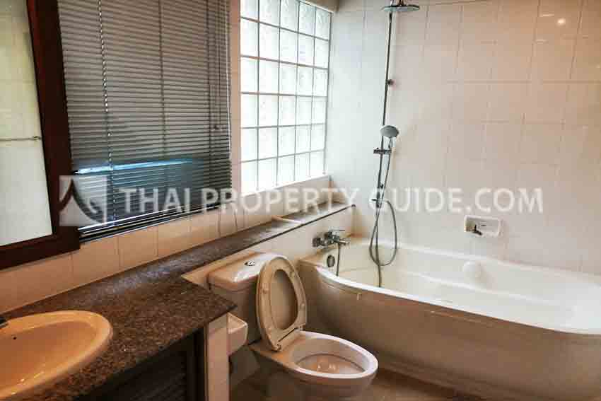 House with Private Pool in Nichada Thani 