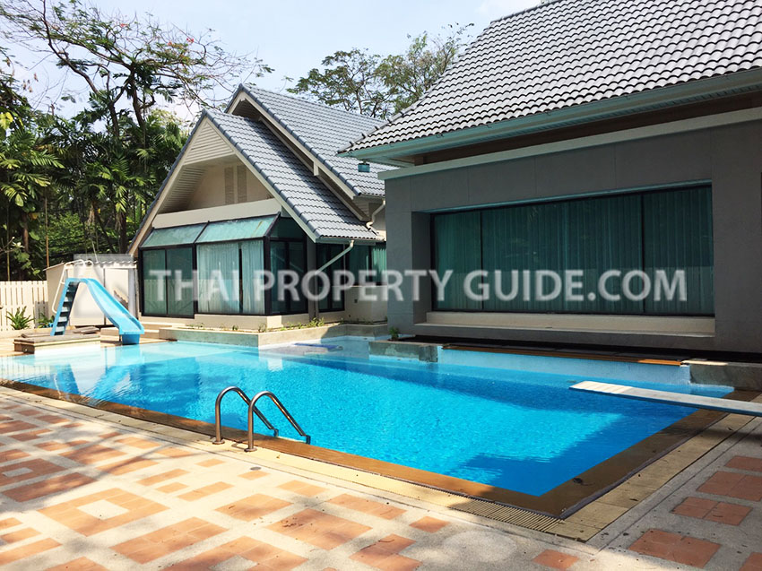 House with Private Pool in Nichada Thani 