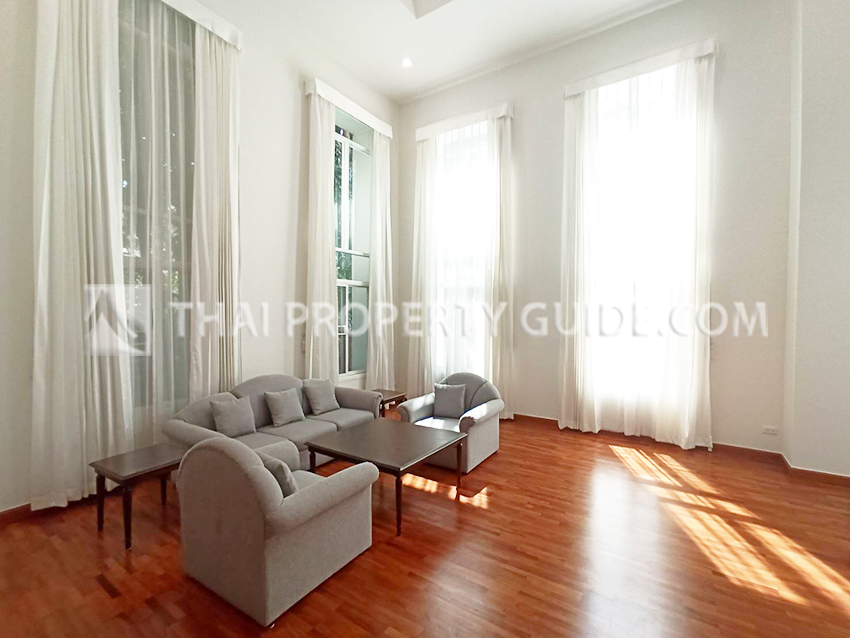 House with Private Pool in Nichada Thani 