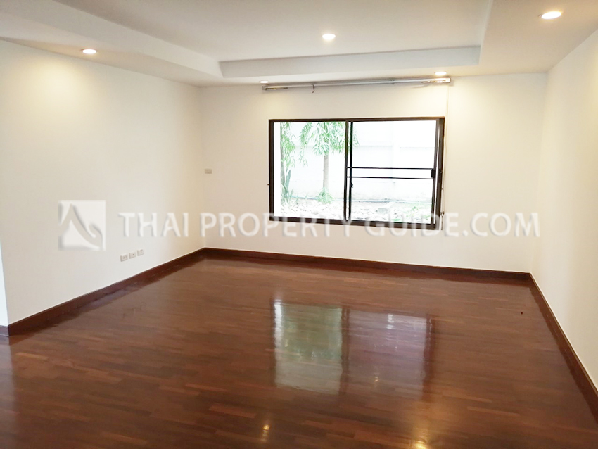 House with Private Pool in Nichada Thani 