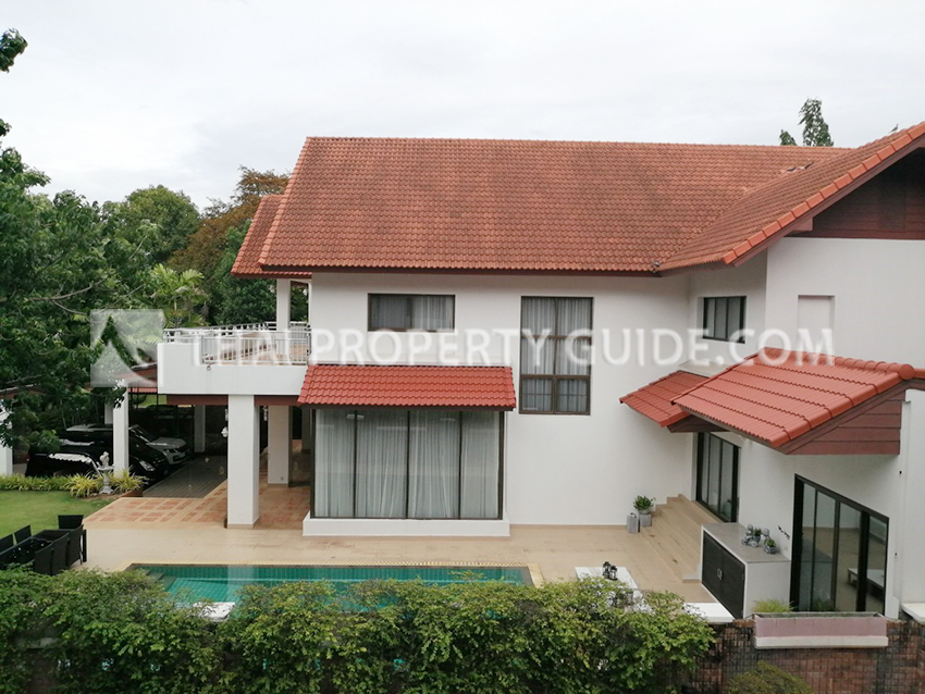 House with Private Pool in Nichada Thani 