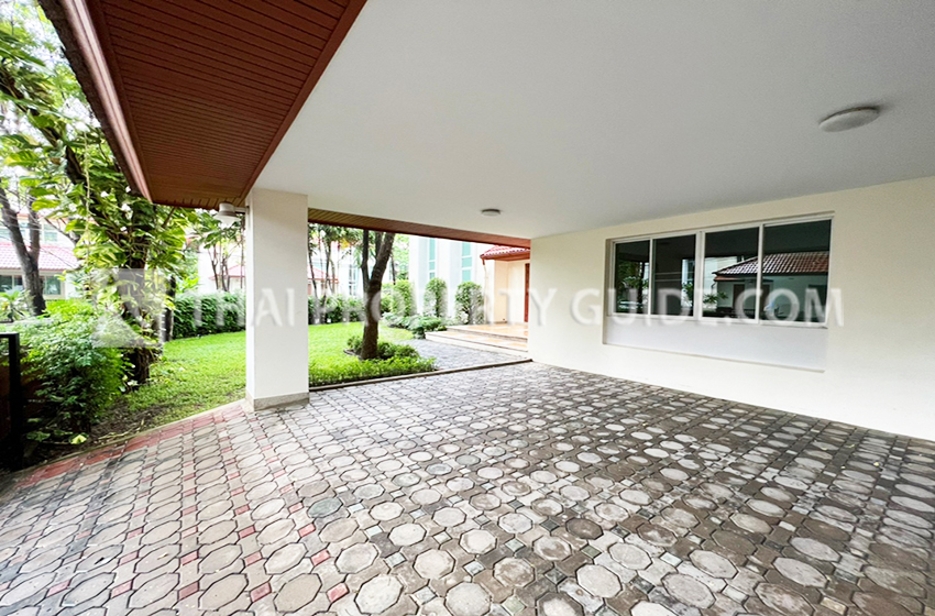 House with Private Pool in Nichada Thani 