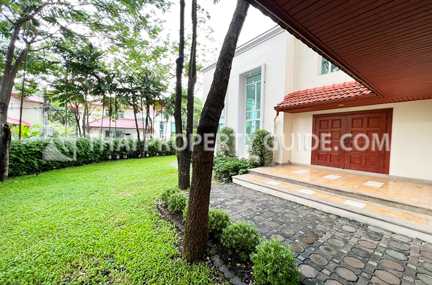 House with Private Pool in Nichada Thani 