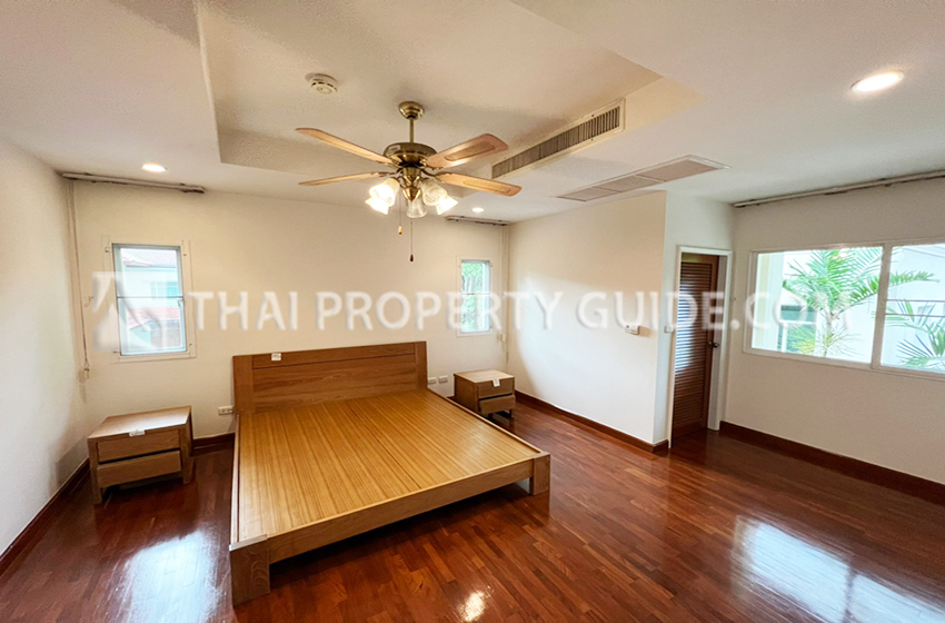 House with Private Pool in Nichada Thani 