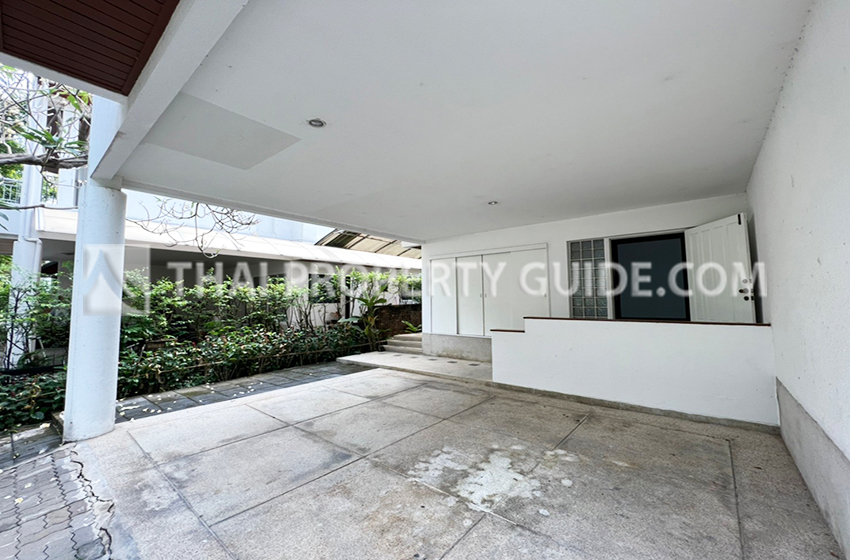 House with Private Pool in Nichada Thani 