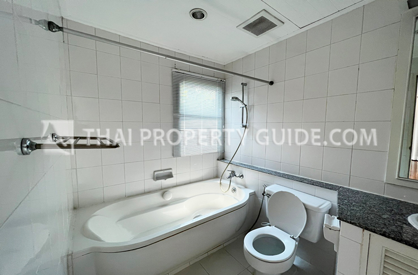 House with Private Pool in Nichada Thani 