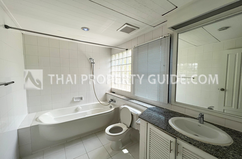 House with Private Pool in Nichada Thani 