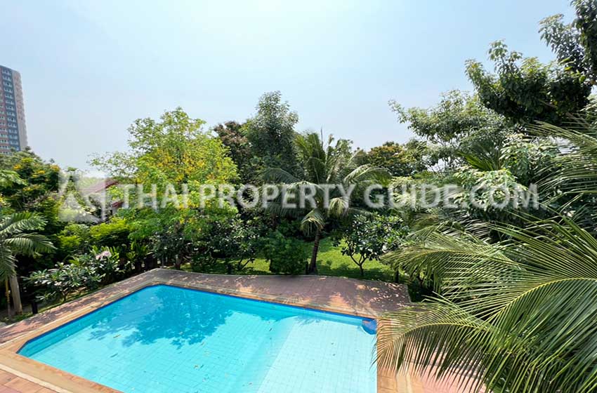 House with Private Pool in Nichada Thani 