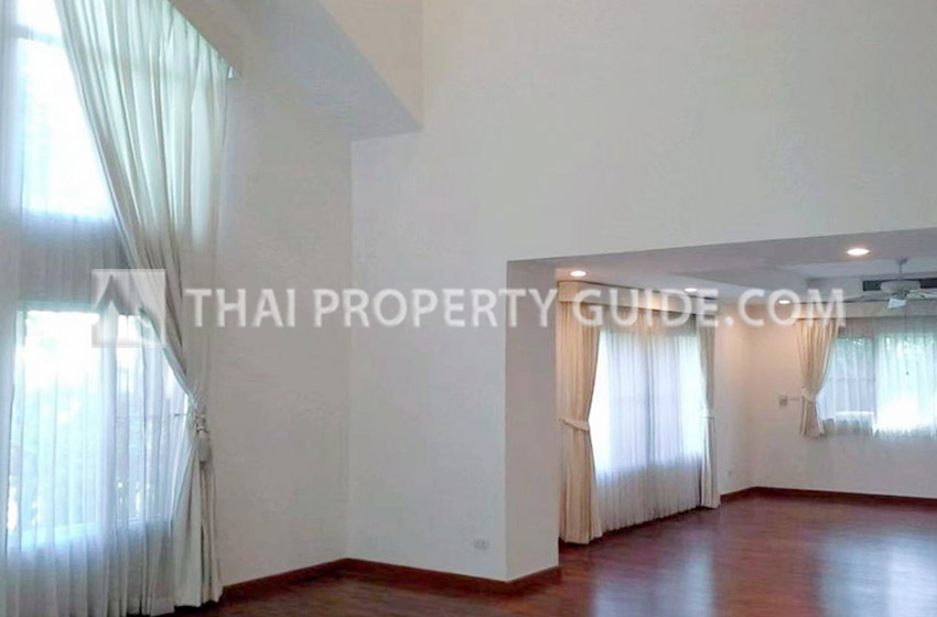 House with Private Pool in Nichada Thani 