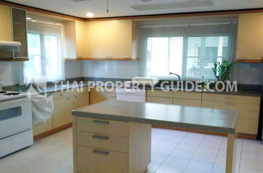 House with Private Pool in Nichada Thani 