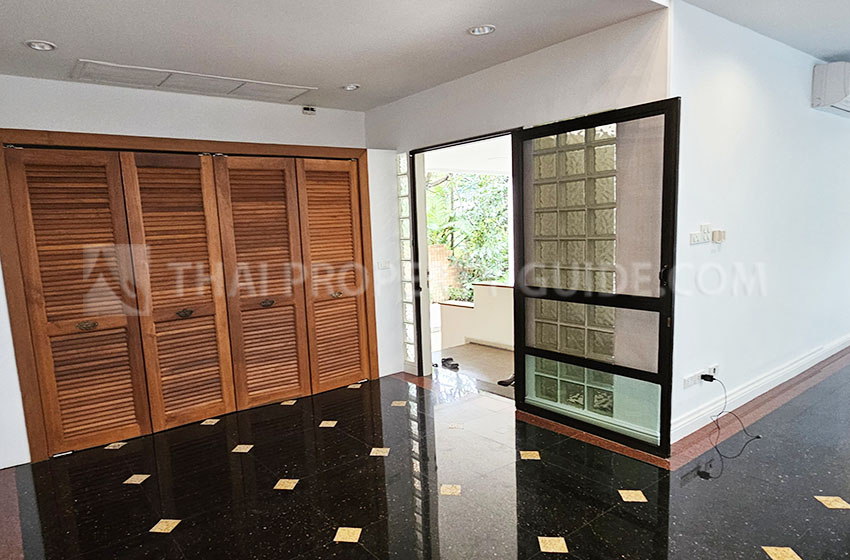House with Private Pool in Nichada Thani 