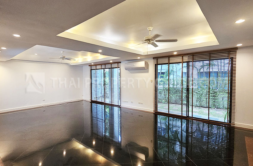 House with Private Pool in Nichada Thani 