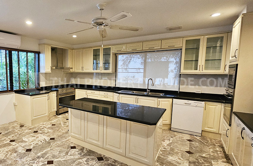 House with Private Pool in Nichada Thani 