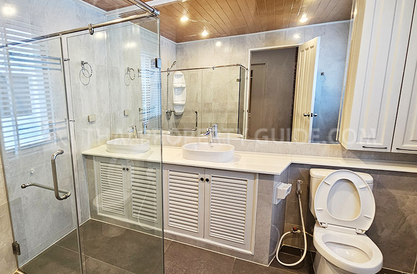 House with Private Pool in Nichada Thani 