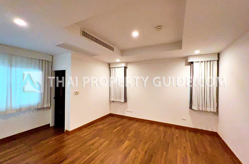 House with Private Pool in Nichada Thani 