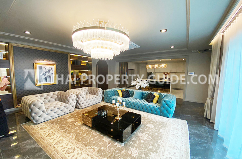 House with Private Pool in Nichada Thani 