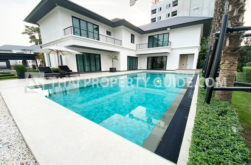 House with Private Pool in Nichada Thani 