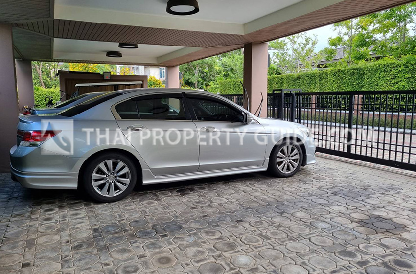 House with Private Pool in Nichada Thani 