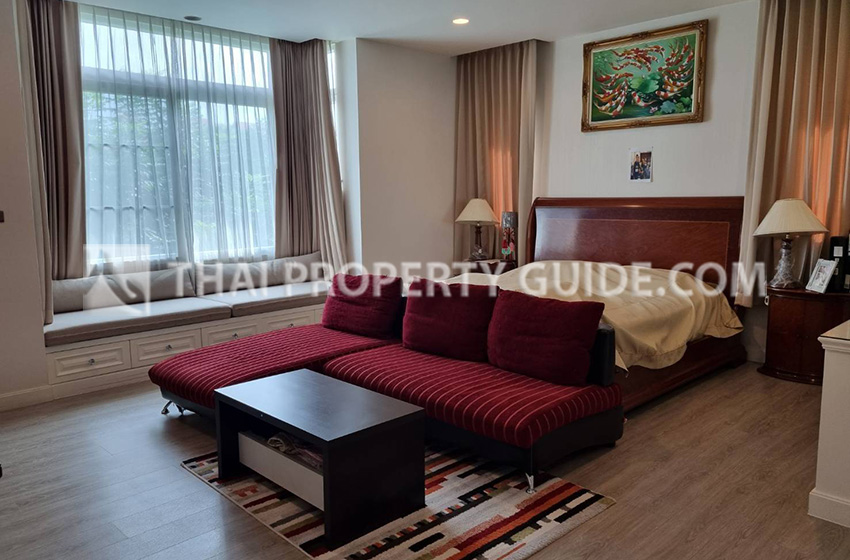 House with Private Pool in Nichada Thani 