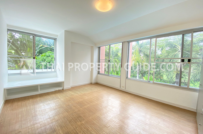 House with Private Pool in New Petchburi 