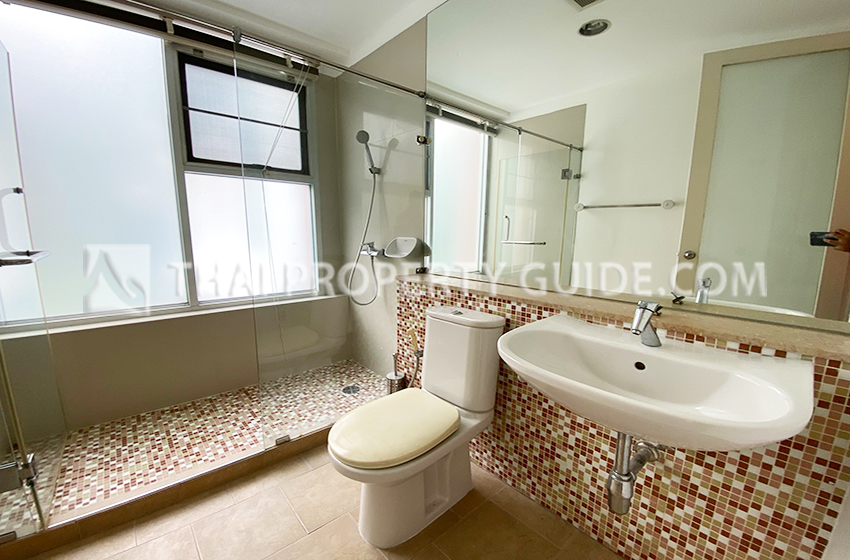 House with Private Pool in New Petchburi 