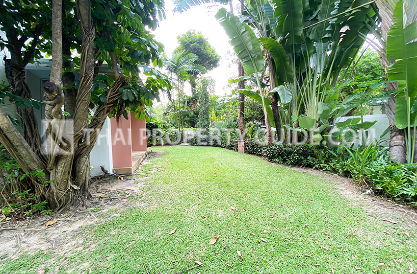 House with Private Pool in New Petchburi 