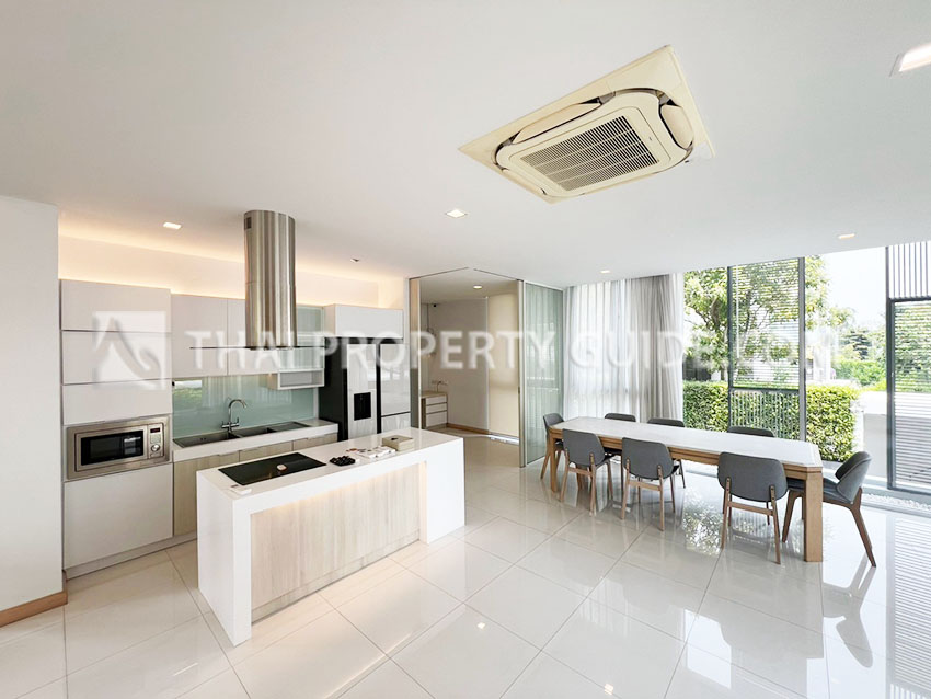 House with Private Pool in New Petchburi 