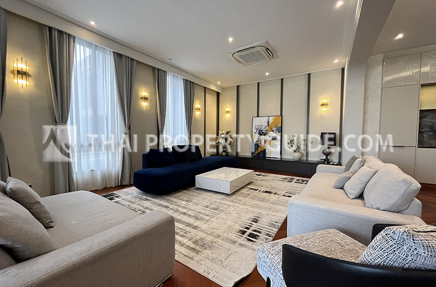 House with Private Pool in Pattanakarn 