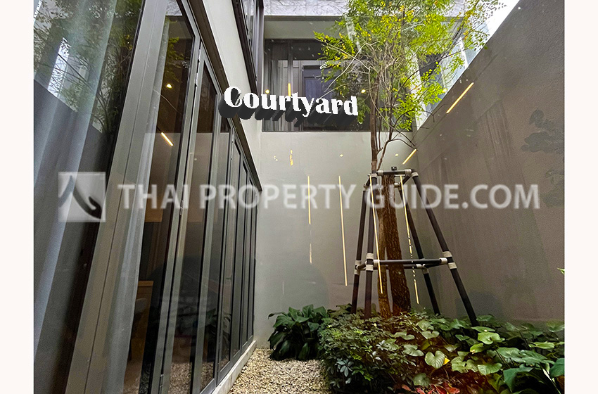 House with Private Pool in Pattanakarn 