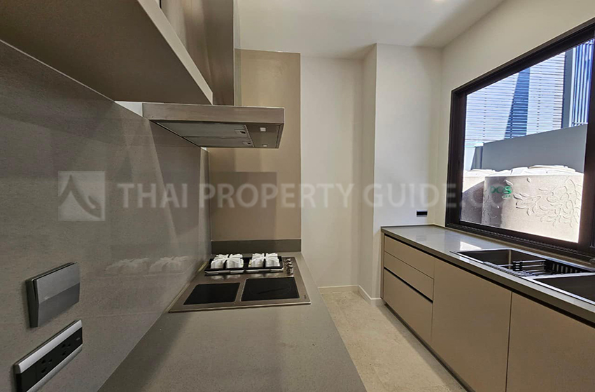House with Private Pool in Rama 9 