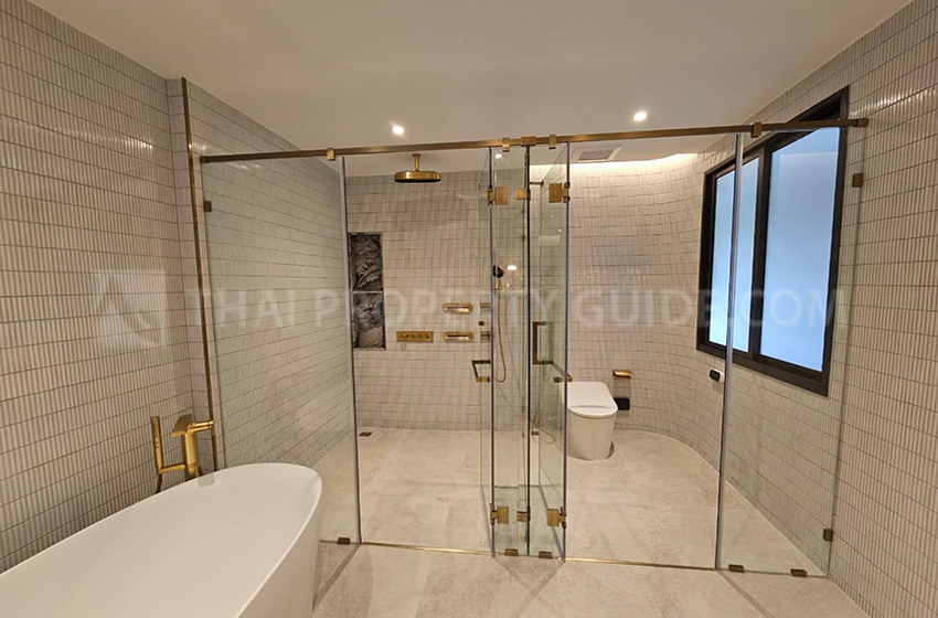 House with Private Pool in Rama 9 