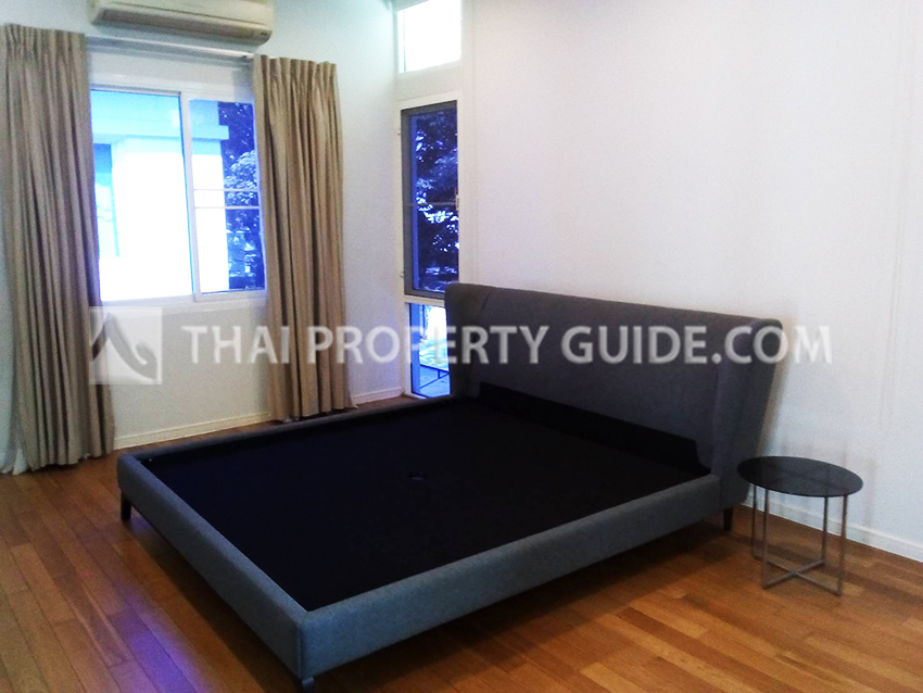 House with Private Pool in Ramkhamhaeng 