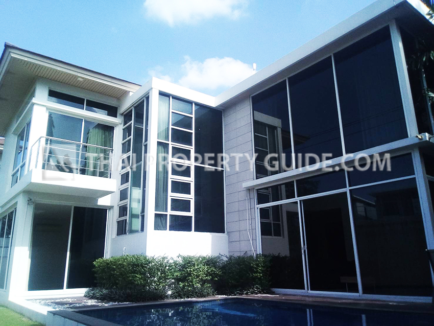 House with Private Pool in Ramkhamhaeng 