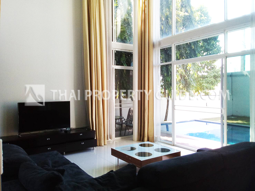 House with Private Pool in Ramkhamhaeng 