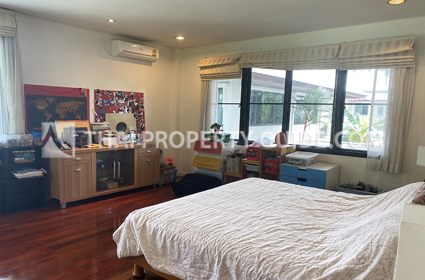 House with Private Pool in Sathorn 