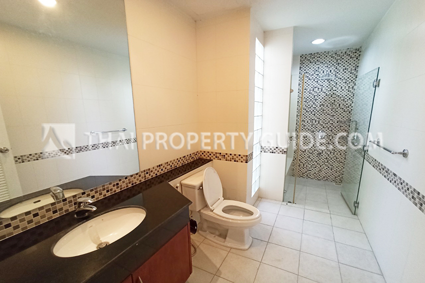 House with Private Pool in Sathorn 