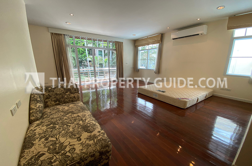 House with Private Pool in Sathorn 