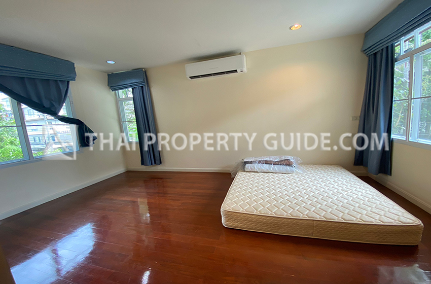 House with Private Pool in Sathorn 