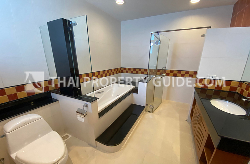 House with Private Pool in Sathorn 