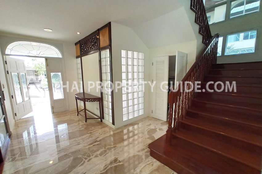House with Private Pool in Sathorn 