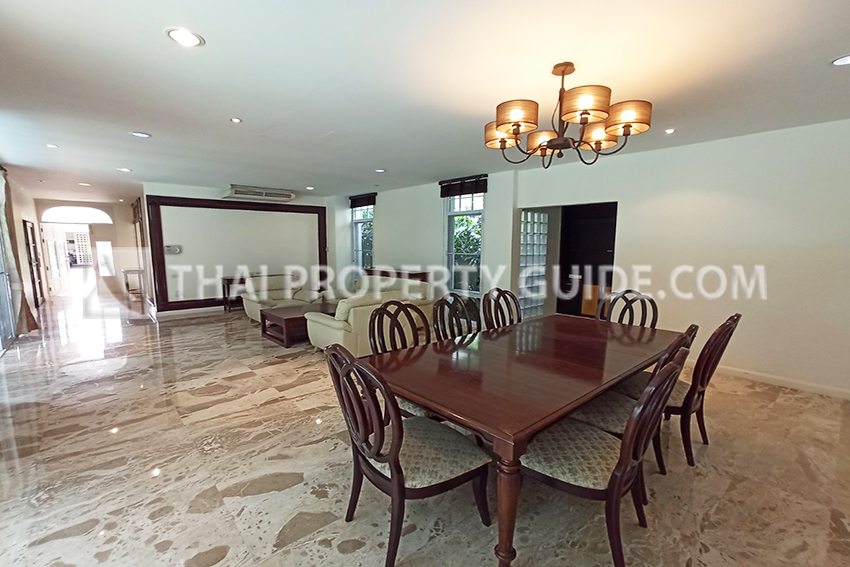 House with Private Pool in Sathorn 
